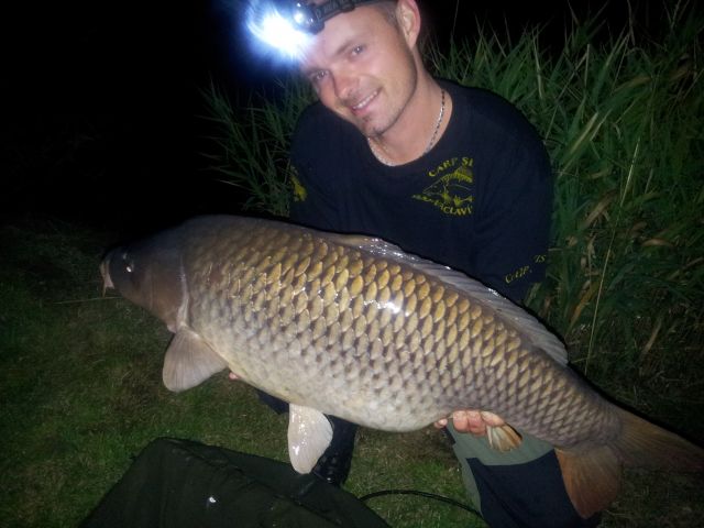 Detail fotografie - Kapr, Boilies Boss2 - Cherry - Super Crab, 13,5 kg, 90 cm, Jihočeský kraj