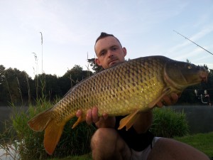 ranní šupík 78cm..jediná ryba chycená na praví prut